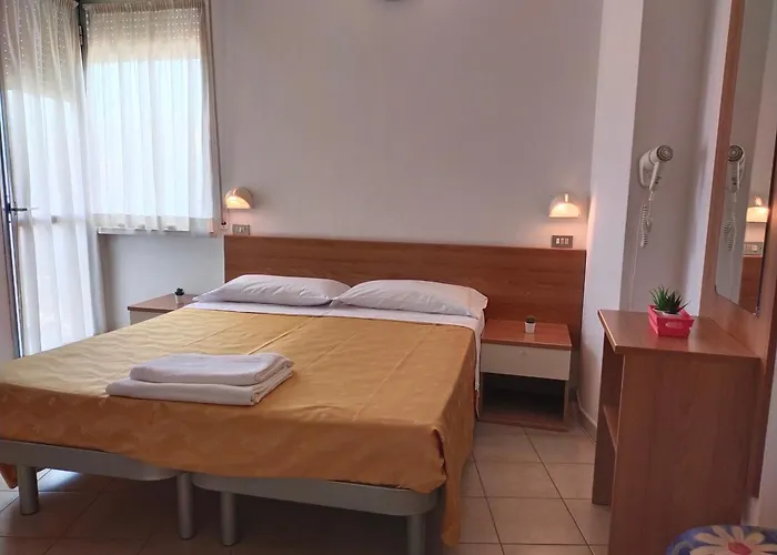 金色玫瑰酒店 酒店 里米尼