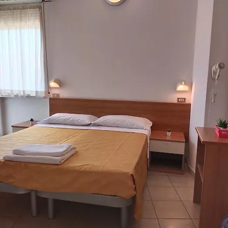 Goldene Rose Отель Римини