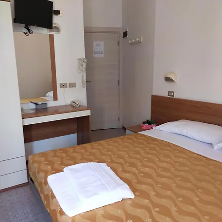 Goldene Rose 2* Римини