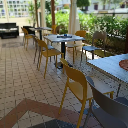 Hotel Goldene Rose 2*