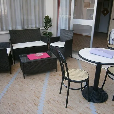 Goldene Rose Отель 2*