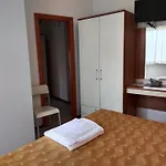 Ξενοδοχείο Goldene Rose 2*